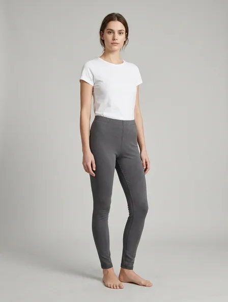 Leggings in cotton and elastane jersey, on a model in a studio