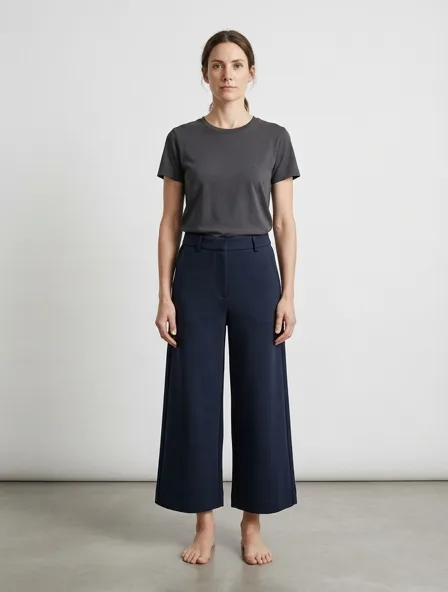 Culottes in ponte di Roma, on a model in a studio