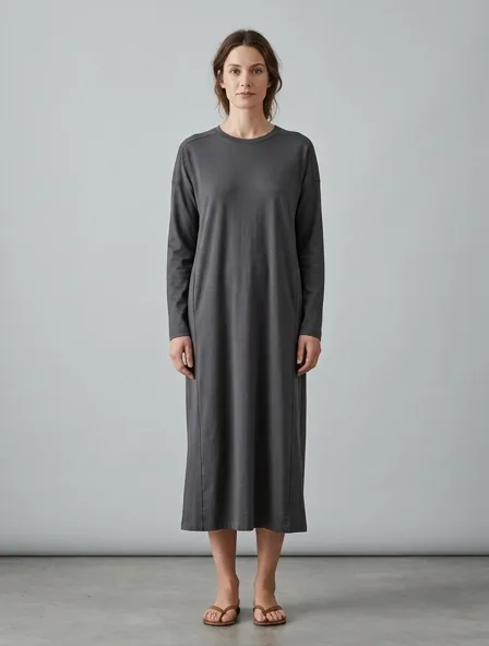 Tunic in single jersey, on a model in a studio