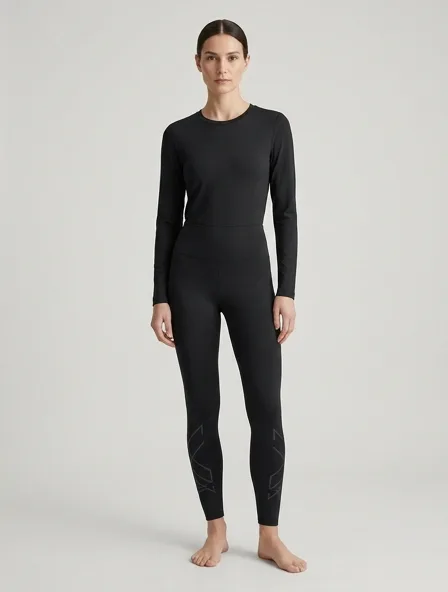 Minimalist leggings on a model: clean lines, neutral colors, simple silhouettes