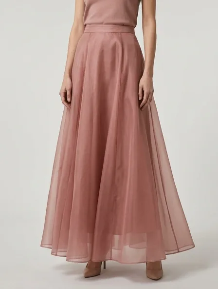 Skirt in organza, on a model in a studio